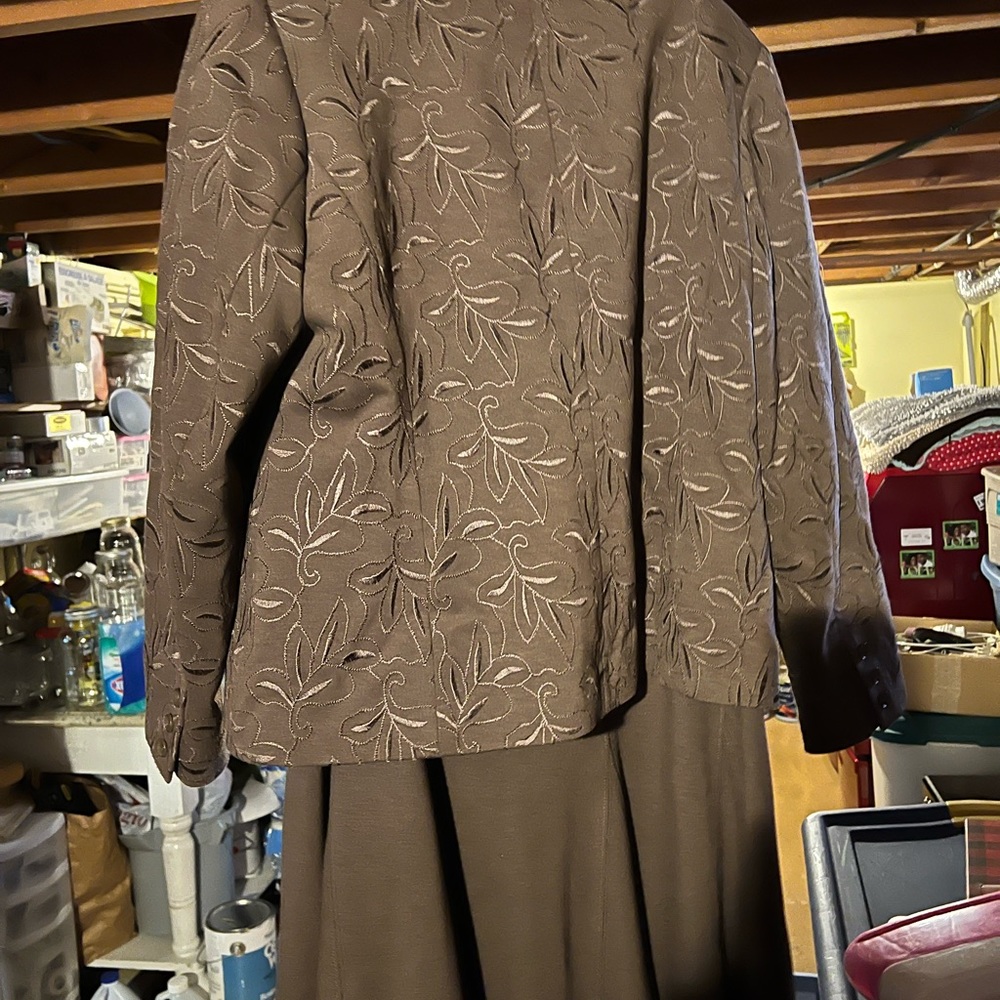 Two price skirt suit